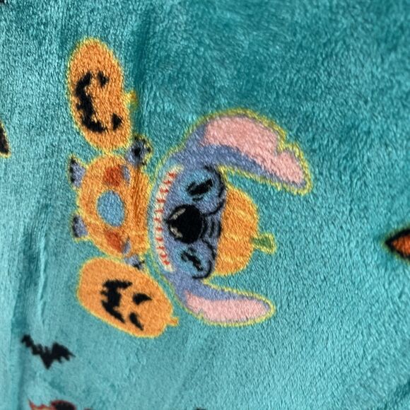 COPY - *TikTok Viral* Stitch Halloween Plush Throw (Disney) 2024 - Picture 5 of 14